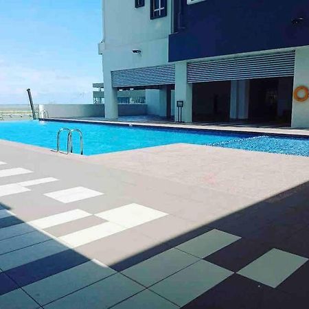 Orked Vanda, 3 Bedroom Apartment, Seaview Netflixwifiyoutube Куала-Тренгану Экстерьер фото